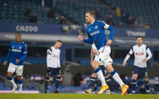 引领中超新 引领中超新